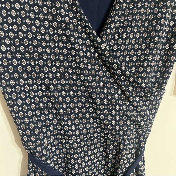 Gilli Carenza Faux Wrap Geometric Print Size Small V-Neck Dress Navy Blue - Picture 2 of 12